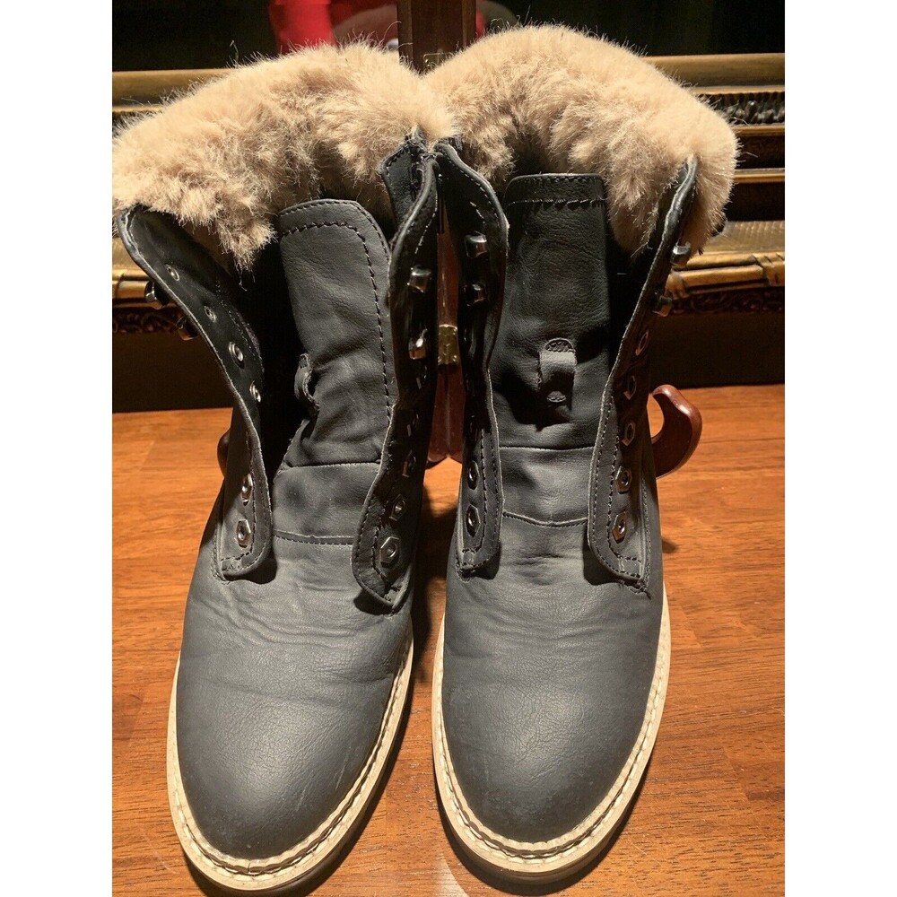 Steve Madden Woman  8M Alaska Black Leather ‎ Lace Up Cold Weather Boot